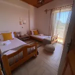 Homonatura. Sense Of Native Living. Apartamento Pírgos