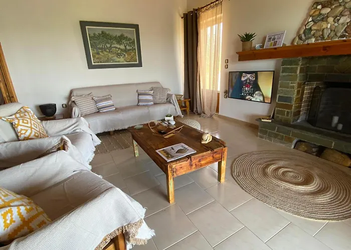 Homonatura. Sense Of Native Living. Pírgosz