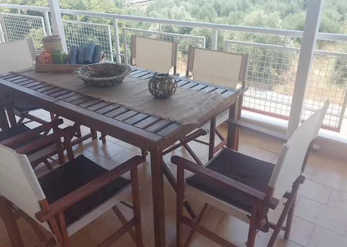 Homonatura. Sense Of Native Living. * Pírgosz